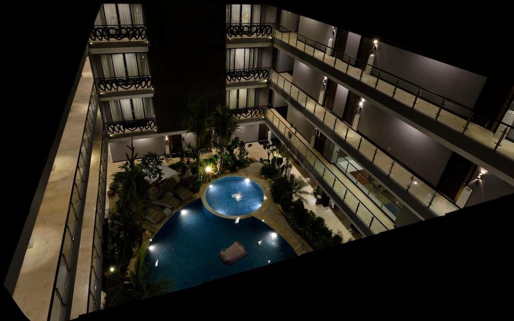 Amaroossa Suite Bali Nusa Dua  Exteriör bild
