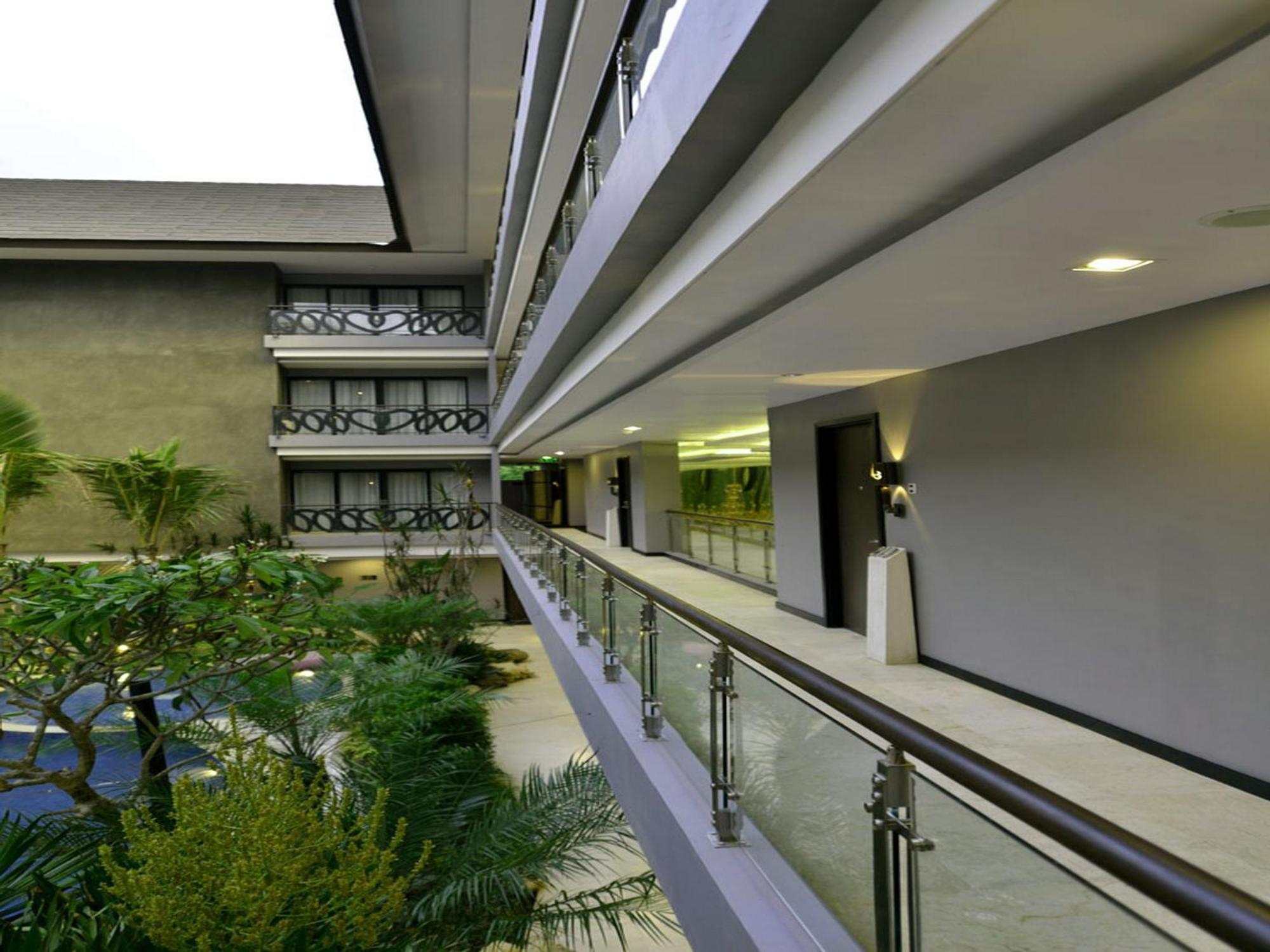 Amaroossa Suite Bali Nusa Dua  Exteriör bild